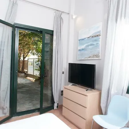 Mantinia Blue Ii By The Sea With Stunning Garden Hébergement de vacances Kalamata